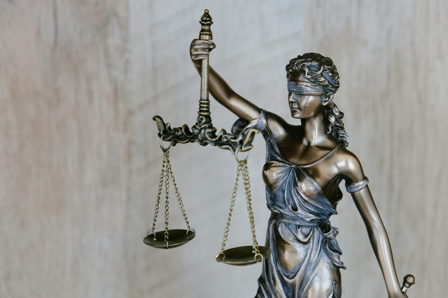 EU AI Act voor KMO's: zo bereidt u zich voor op de deadline van augustus 2026 - AI-automatisering artikel door Hugarro